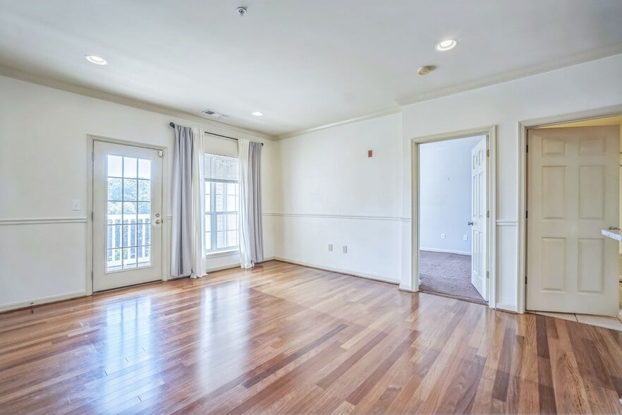 Building Photo - 4551 Strutfield Ln