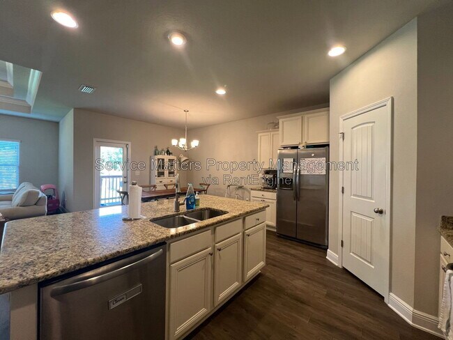 Building Photo - 6360 Ladera Trail