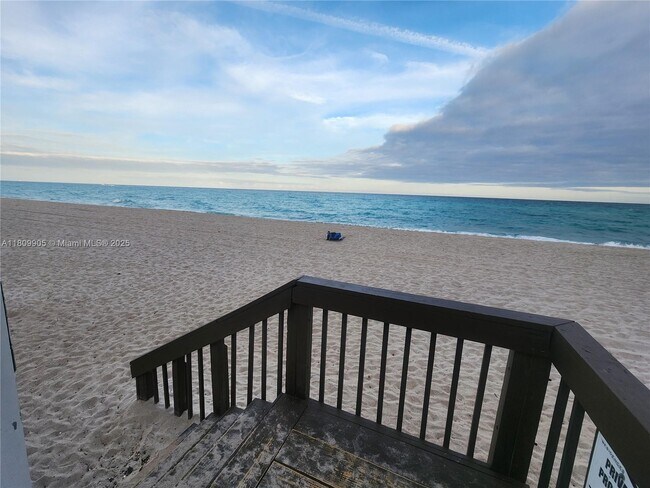 Building Photo - 3000 S Ocean Dr