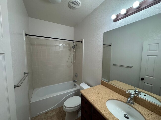 Building Photo - Gorgeous La Costa Executive Home – 5 Bed /...