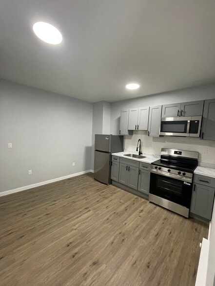 Kitchen - 2260 N 16th St