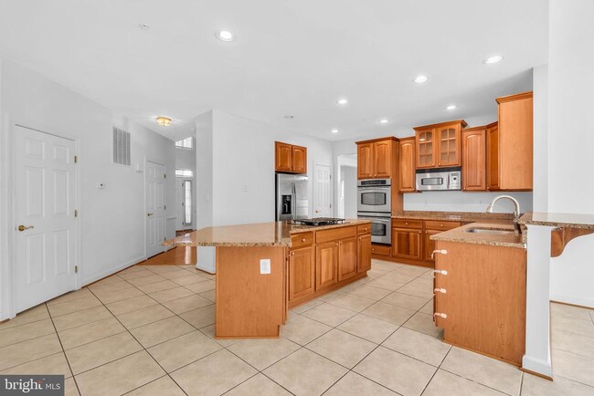 Building Photo - 4415 Medallion Dr