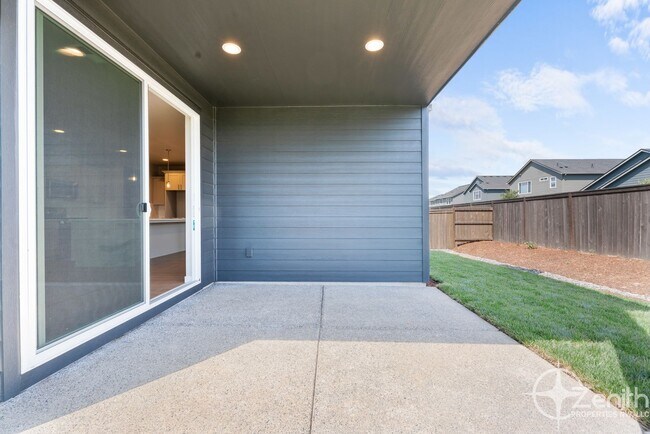 Building Photo - Brand New 4 Bedroom Corner Lot Home In Rid...