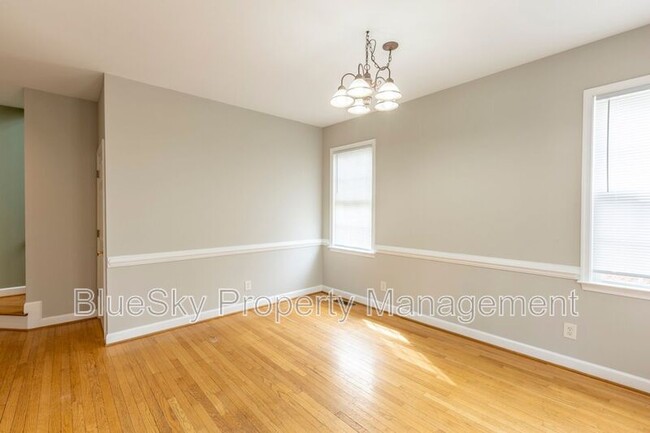 Building Photo - 2304 Ravenswood Ct