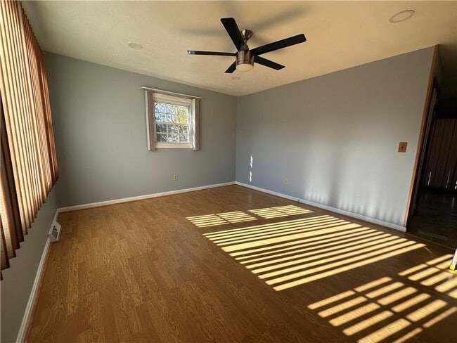 Building Photo - 65 Ingalls St