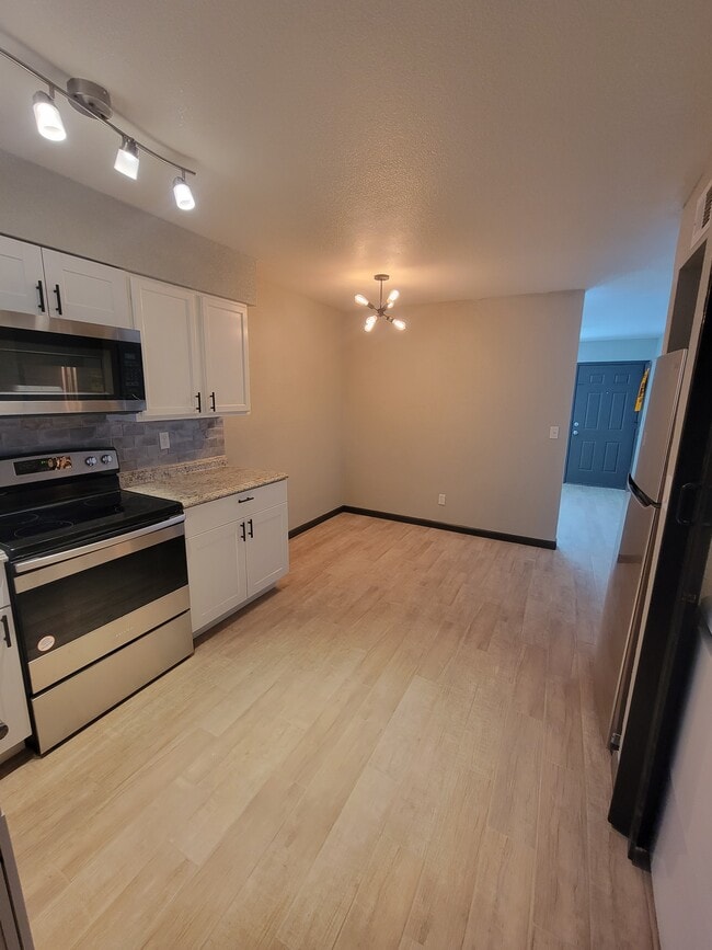 Building Photo - 1007 E Commonwealth Plz