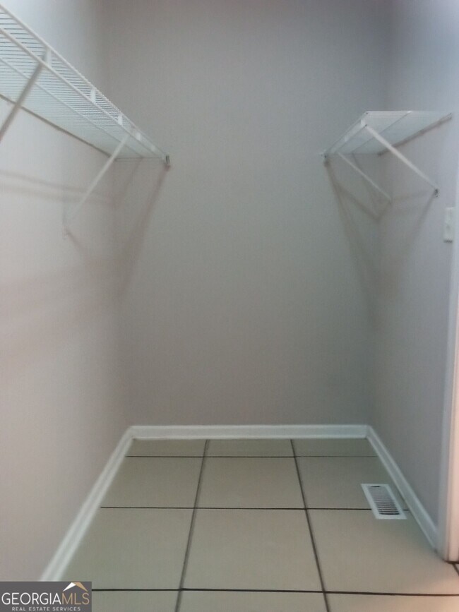 Building Photo - 403 St Dunstans Ct