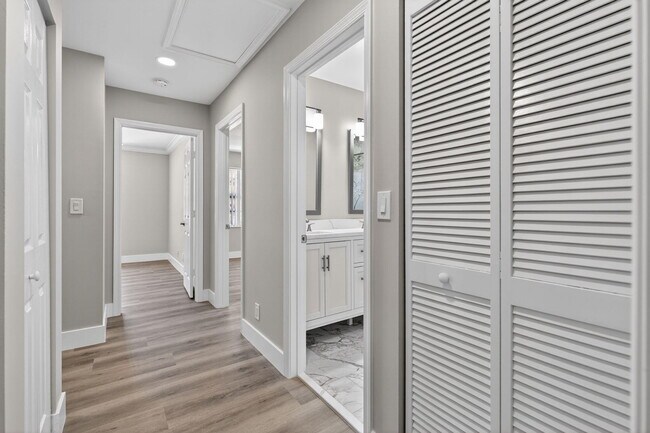 Building Photo - 106 Fox Meadow Run