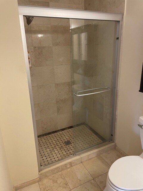 bathroom - 197 Roosevelt Blvd