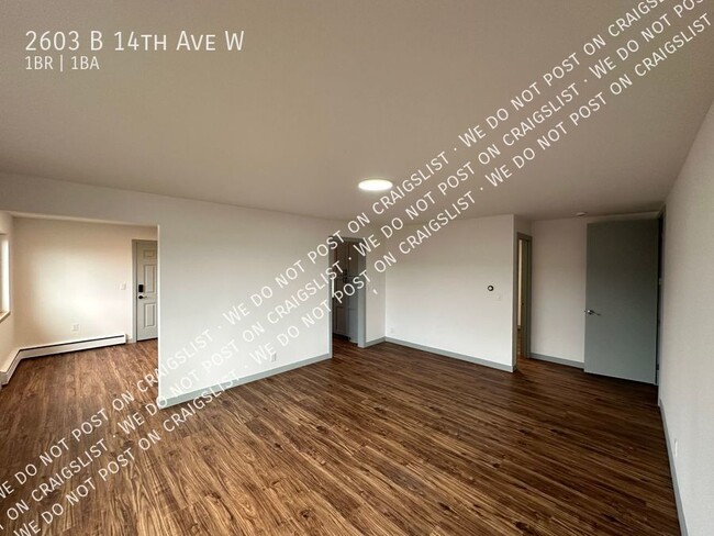 Building Photo - Queen Anne large Renovated 1Bedroom