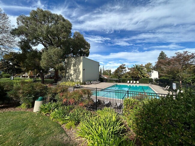 Building Photo - Sought after Concord Crossings Community 4...