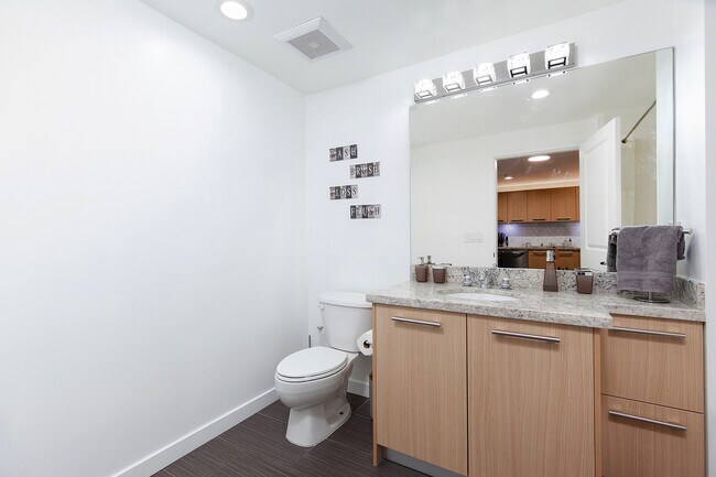 Building Photo - 1431 Pacific Hwy