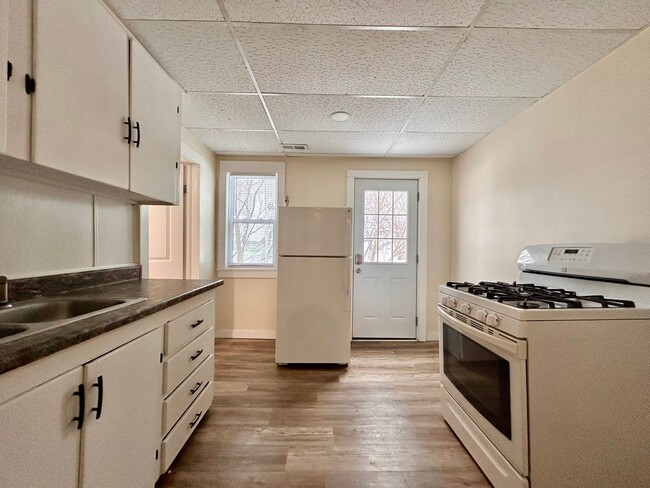 Building Photo - 1123 Pine St