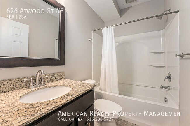 Building Photo - 626 Atwood St NE