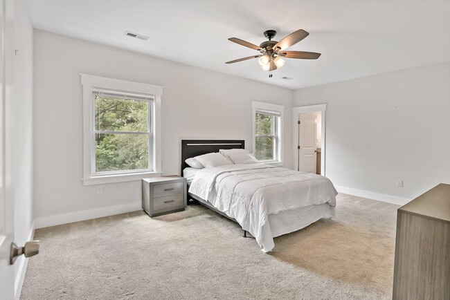 Building Photo - 2901 Random Rd