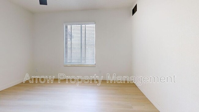 Building Photo - 205 E Arbor Ave