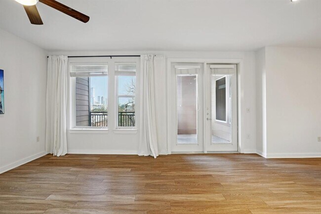 Building Photo - 1900 Barton Springs Rd