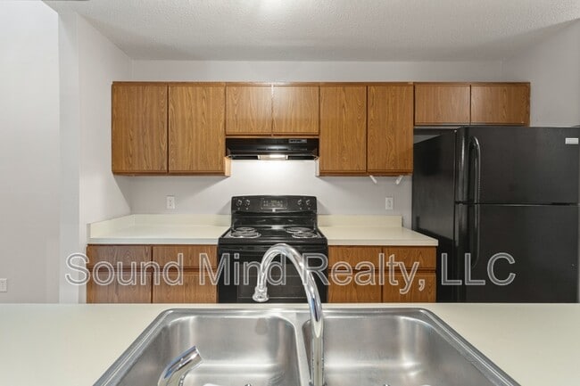 Building Photo - 6001 Winterpointe Ln