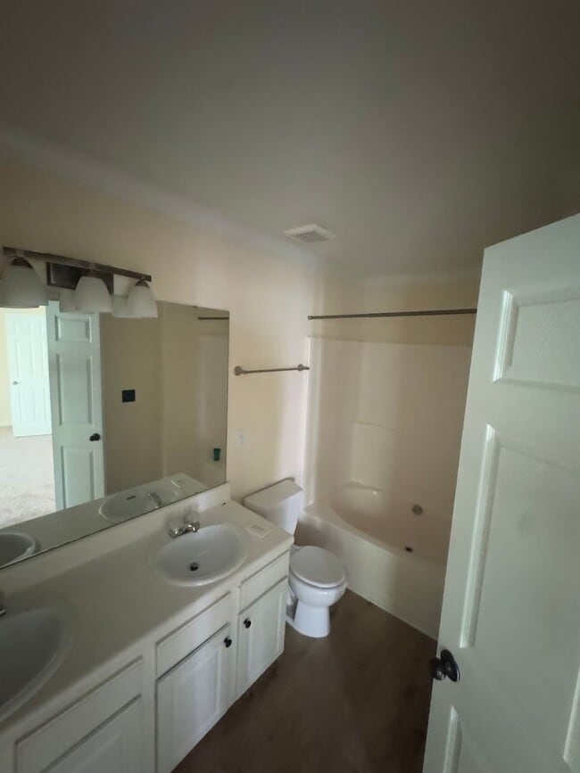 Building Photo - Lovely 3br 2.5ba TH in Raleigh! Available ...