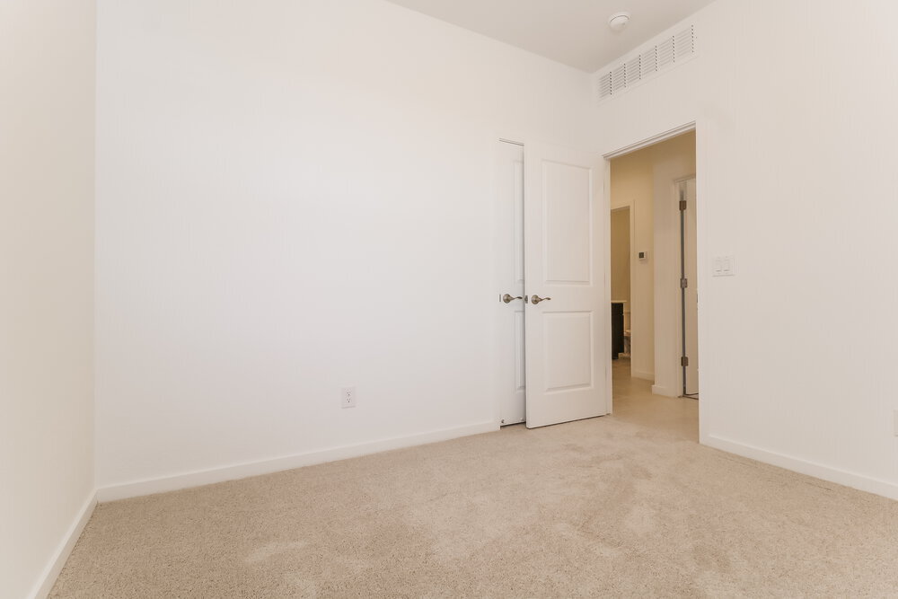 Building Photo - 10739 W Chipman Rd