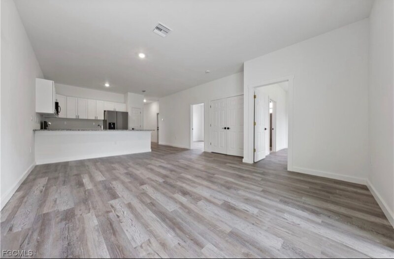 Building Photo - 1027 Meadow Rd