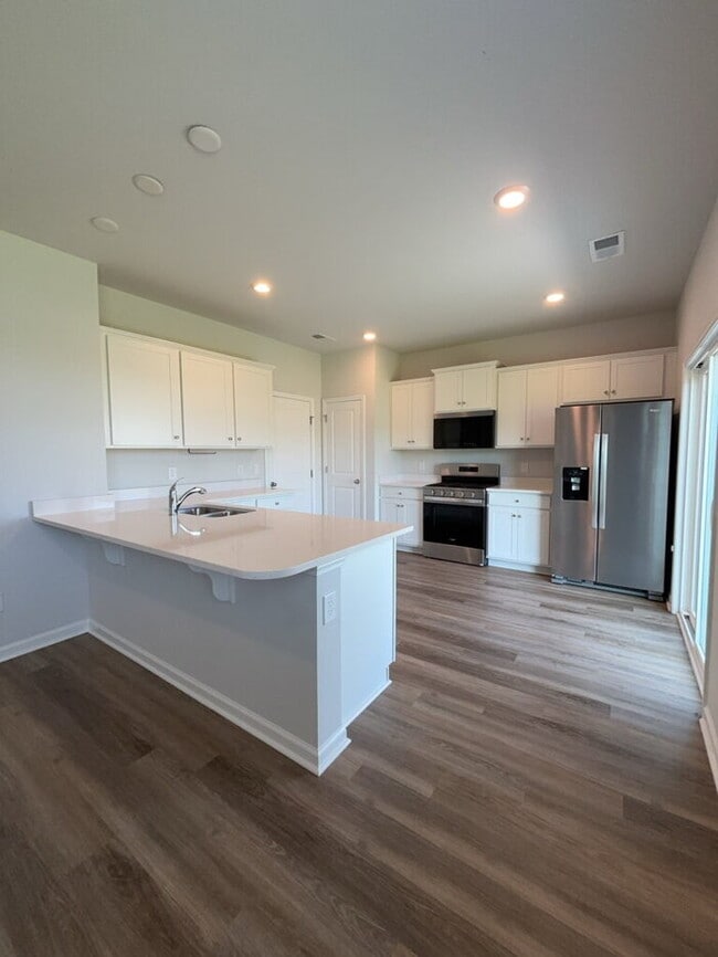 Building Photo - 306 Salvia St