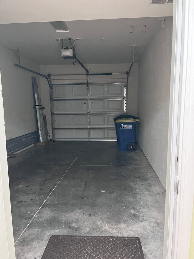 Building Photo - Welcome to the pinnacle of modern living – a dazzling 2-bedroom, 2-bathroom + Den sanctuary for r...