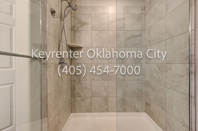 Building Photo - Modern Single Family Home in El Reno, OK!
