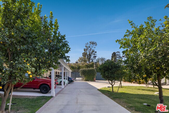 Building Photo - 17503 Rancho St
