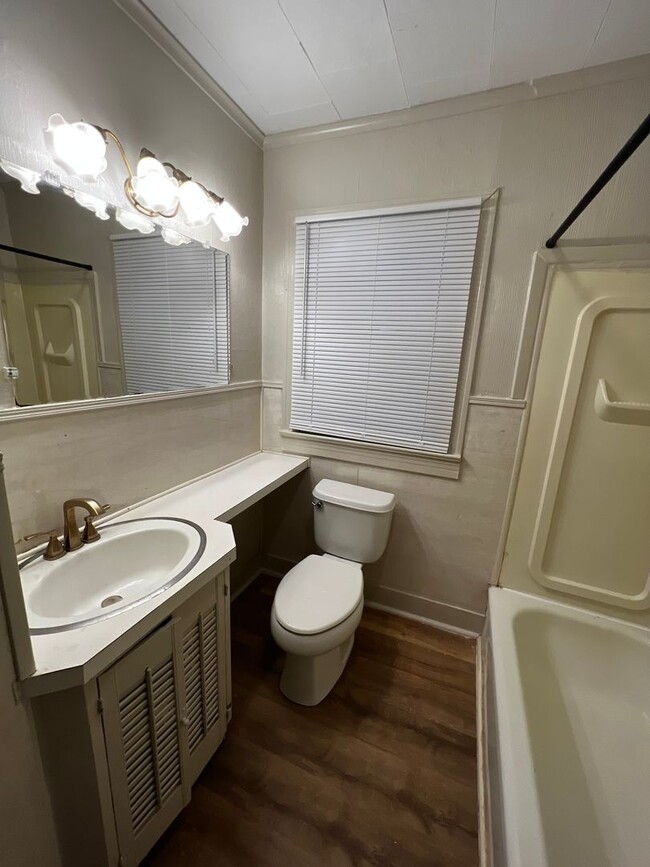 Building Photo - 210 St Michael St