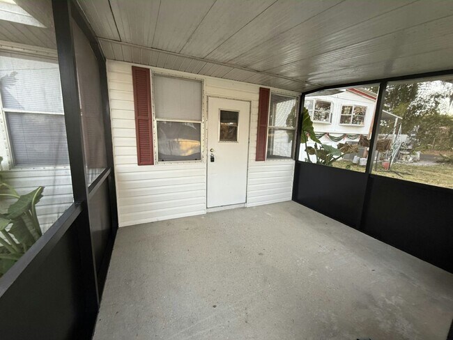 Building Photo - 8801 E Moonrise Ln