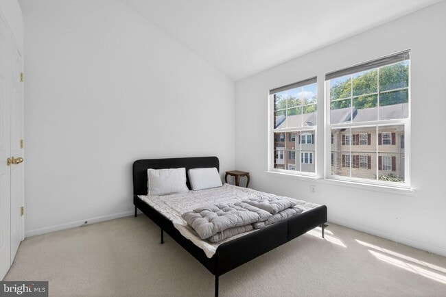 Building Photo - 1034 Meandering Way