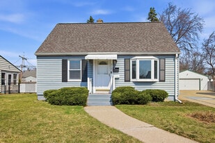 Building Photo - 2000 32nd St