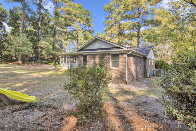 Building Photo - Huntington Park Home