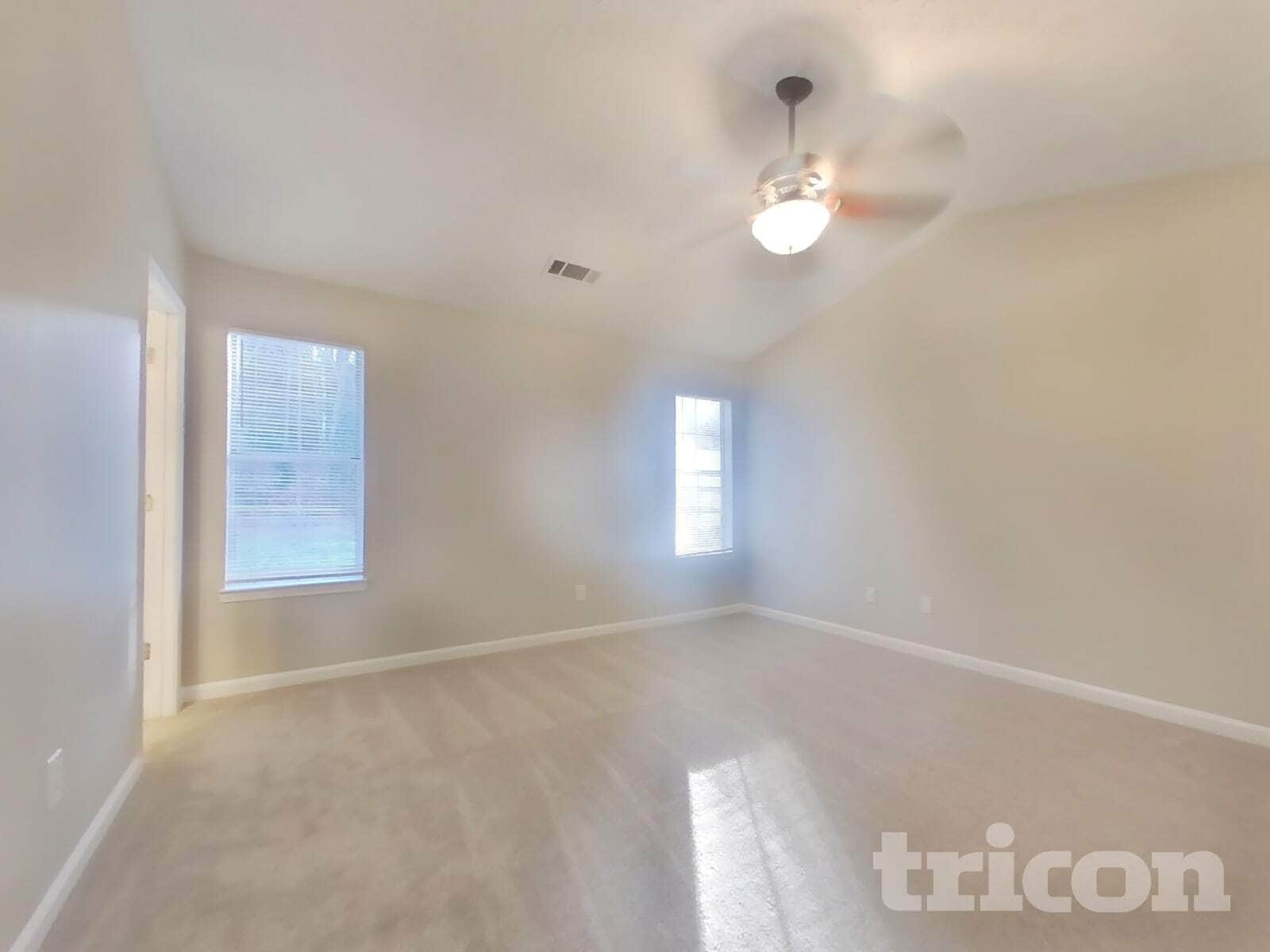 Building Photo - 620 Bluff Dr