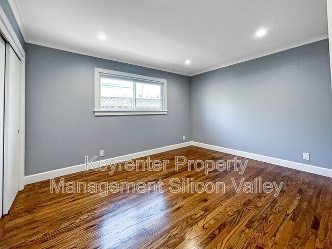 Building Photo - 1214 Park Heights Dr