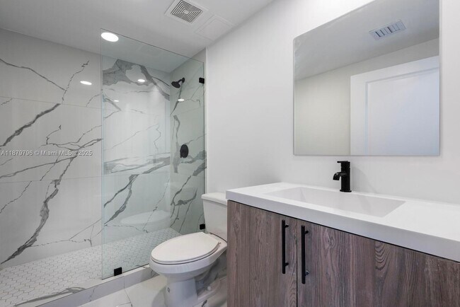 Building Photo - 1344 NW 2nd Ter