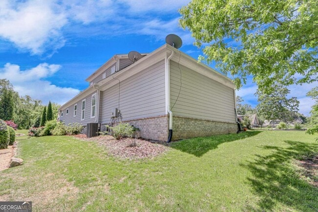 Building Photo - 131 Village Dr