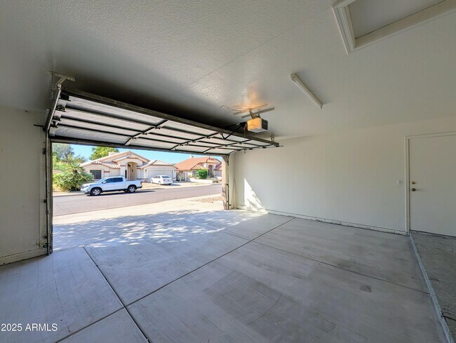 Building Photo - 5232 W Tonto Rd