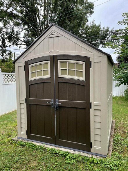 Backyard Shed - 3309 Godfrey St