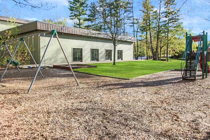 Building Photo - 2 Strawberry Bank Rd