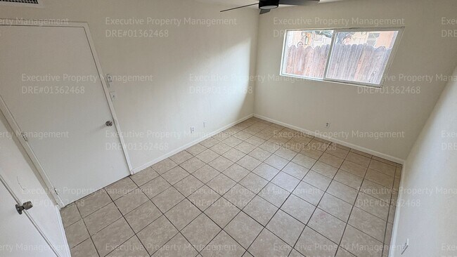 Building Photo - 3306 Gardenia Ave