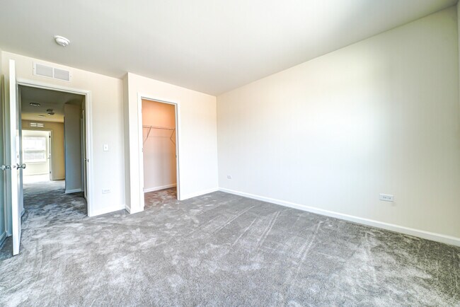 Building Photo - 2283 Horseshoe Cir