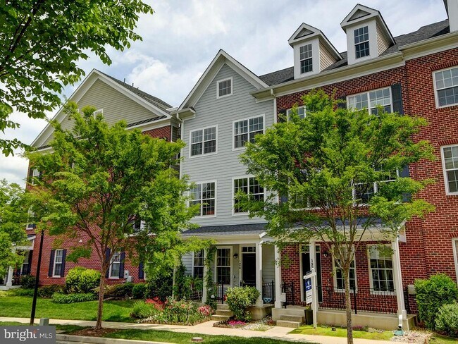 Building Photo - 124 Meridian Ln