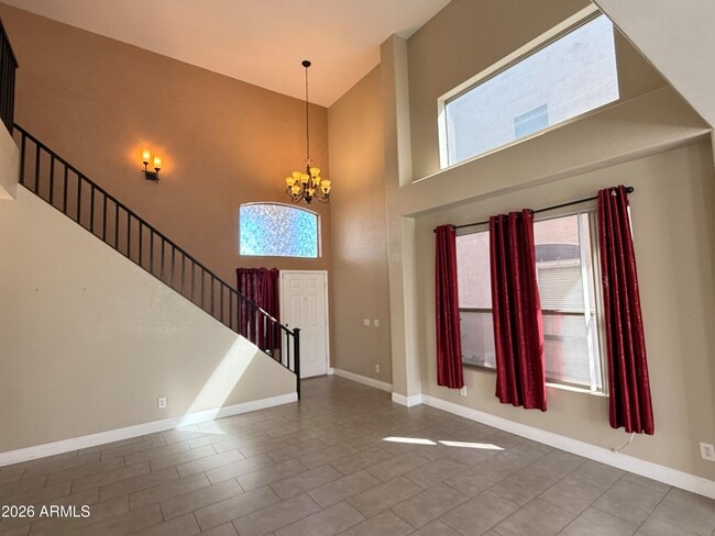 Building Photo - 6425 W Desert Hollow Dr