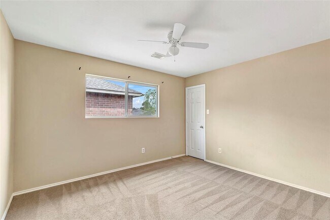 Building Photo - 461 Mystic Glen Loop