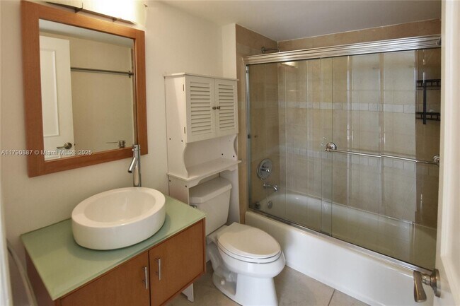 Building Photo - 540 Brickell Key Dr
