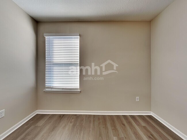 Building Photo - 64 Spruce Point