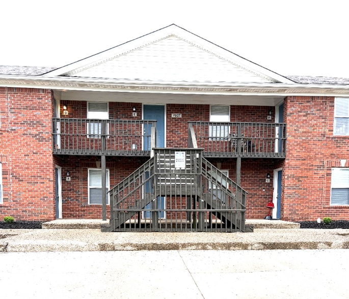 Primary Photo - 7907 Canonero Way