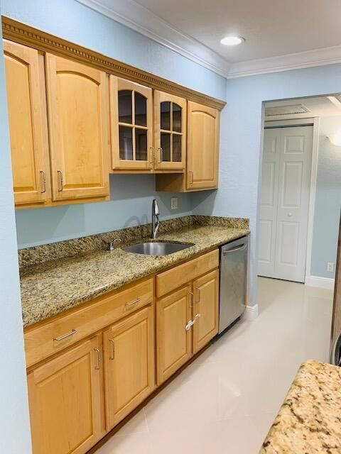 Building Photo - 1515 E Broward Blvd